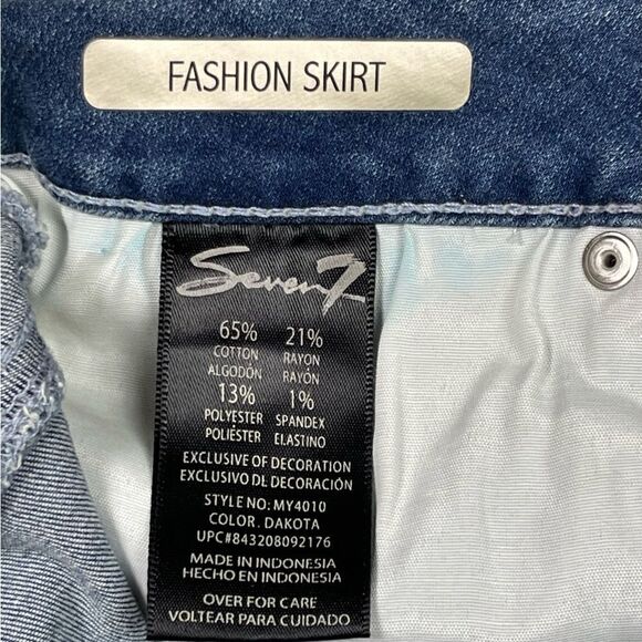 Seven7 Denim Fashion Demin Jean Distressed Skirt Womens Size 6 Raw Hem EUC - Picture 2 of 6